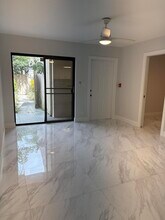 616 Executive Center Dr in West Palm Beach, FL - Building Photo - Building Photo