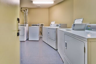 1639 McDonald Ave in Fernie, BC - Building Photo - Building Photo