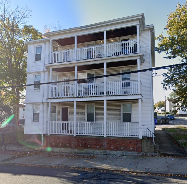 454 Admiral St in Providence, RI - Building Photo