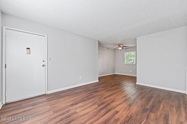 12511 E Orell Rd in Louisville, KY - Building Photo - Building Photo