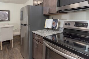 Burnsville Parkway Apartments in Burnsville, MN - Building Photo