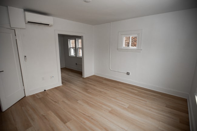 1388 W 83rd St, Unit 412 in Cleveland, OH - Building Photo - Building Photo