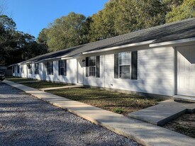 536 Brock Ave in Crestview, FL - Building Photo