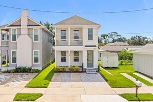 440 S F St in Pensacola, FL - Building Photo