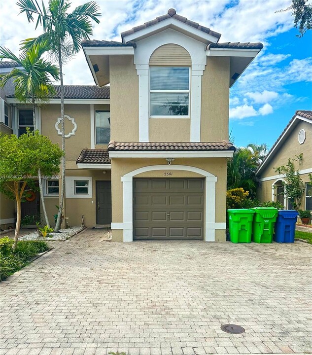 5541 NW 90th Terrace in Sunrise, FL - Building Photo