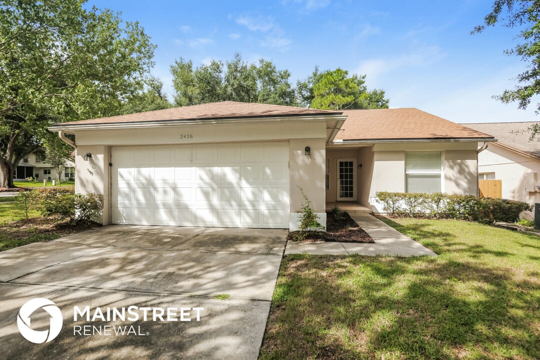 2426 Lake McDade Ct in Apopka, FL - Building Photo