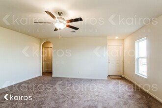 5906 Sapphire Lagoon Rd in Mont Belvieu, TX - Building Photo - Building Photo