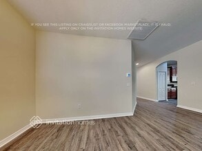 27609 Edenfield Dr in Wesley Chapel, FL - Foto de edificio - Building Photo