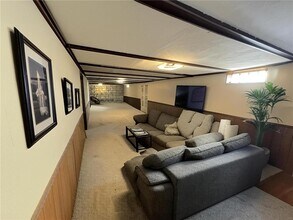 10809 Abbott Ave S in Minneapolis, MN - Building Photo - Building Photo