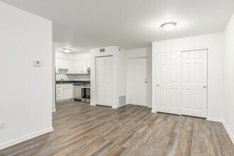 Worthington Terrace in Columbus, OH - Building Photo - Interior Photo