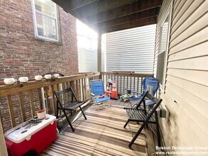 93A Hillside St, Unit 3 in Boston, MA - Building Photo - Building Photo