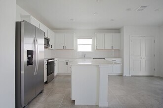 477 Waterford Dr in Lake Alfred, FL - Building Photo - Building Photo