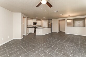 6806 Slaton Fields in Converse, TX - Building Photo - Building Photo