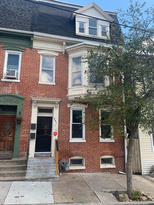 property at 241 N Newberry St