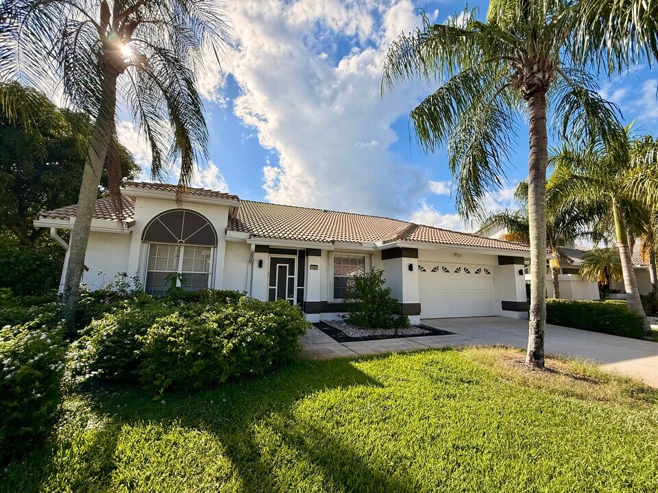 19625 Sedgefield Terrace in Boca Raton, FL - Building Photo