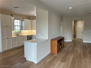 7070 Bay Woods Lake Ct in Ft. Myers, FL - Building Photo - Building Photo