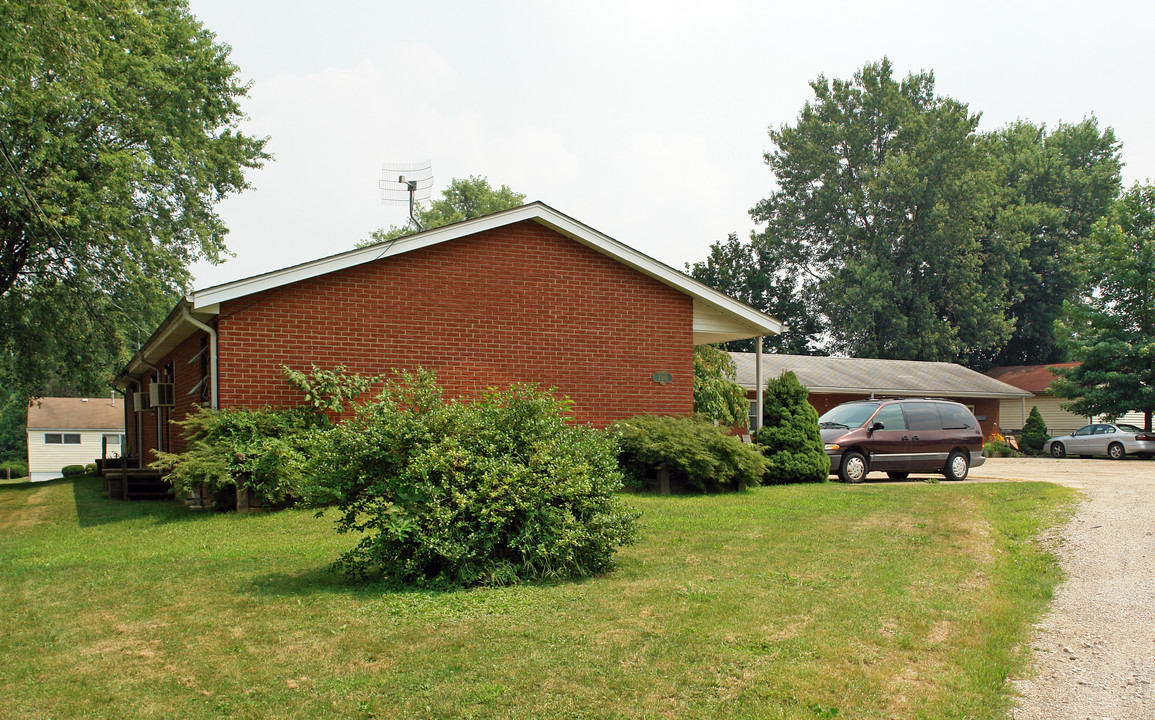 2300 Louisiana Ave in Parkersburg, WV - Foto de edificio