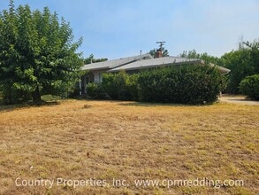 6561 Kimberly Dr in Redding, CA - Building Photo - Building Photo