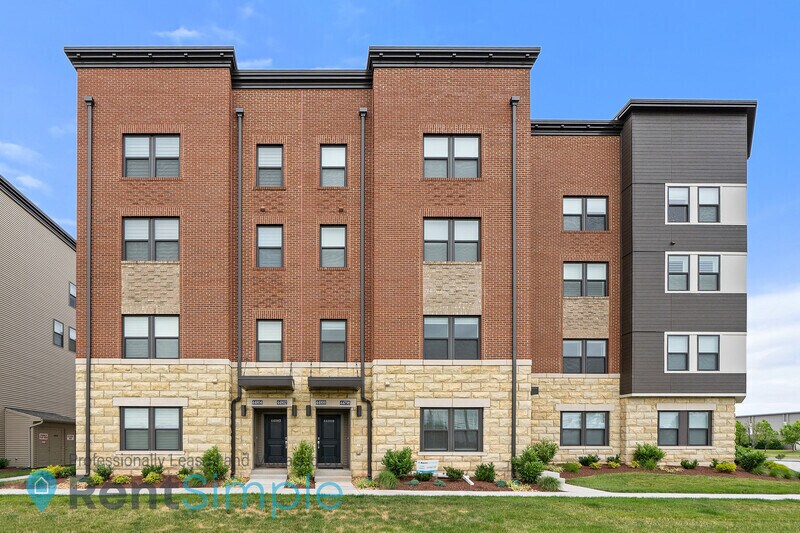 44798 Tiverton Sq in Ashburn, VA - Building Photo