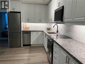 2333 Khalsa Gate in Oakville, ON - Building Photo - Building Photo