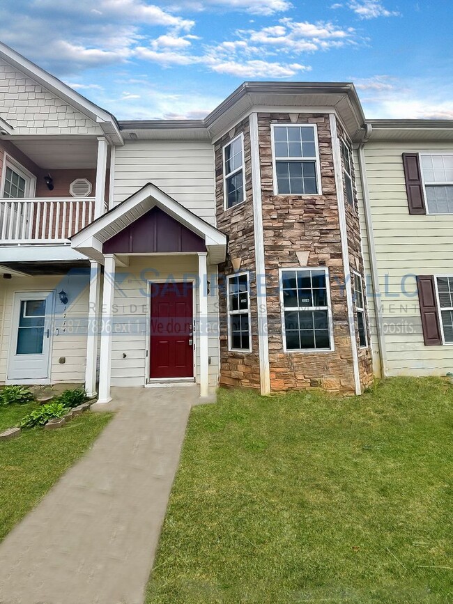 1716 Old Dogwood