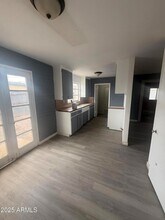 204 N E St in Eloy, AZ - Foto de edificio - Building Photo