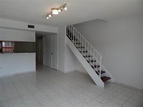 3995 W 9th Ct in Hialeah, FL - Building Photo - Building Photo