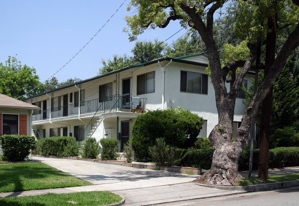 153 N Marion Ave in Pasadena, CA - Foto de edificio