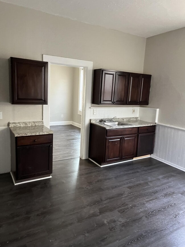 property at 633 S 9th St