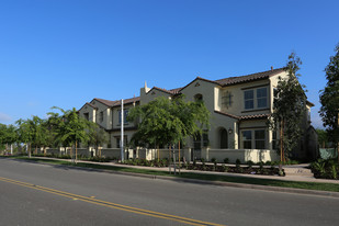 Fairbanks Square in San Diego, CA - Building Photo