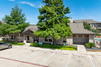 StoneHaven Apartment Homes in New Braunfels, TX - Foto de edificio - Building Photo