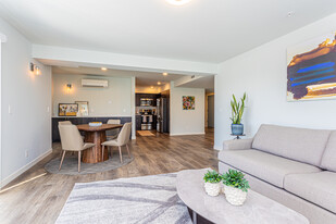 Seven 227 in Seattle, WA - Building Photo