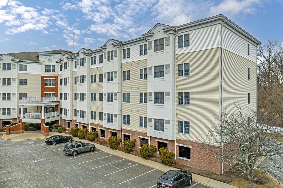 Sipporta Village Cooperative in Paramus, NJ - Building Photo