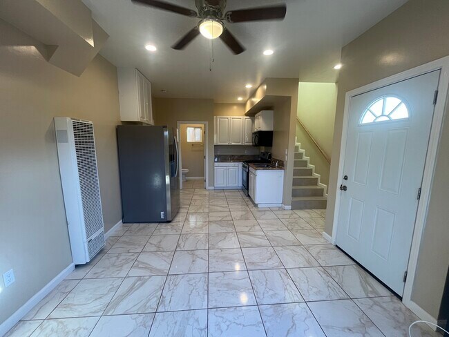 4932 Campanile Dr in San Diego, CA - Foto de edificio - Building Photo