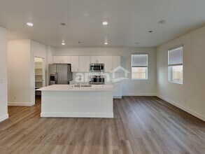 10074 Potomac St in Commerce City, CO - Building Photo - Building Photo
