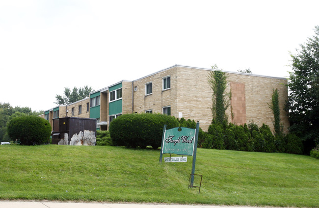 Tanglewood Apartments in Akron, OH - Building Photo - Building Photo