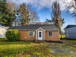 612 S Main Ave in Warrenton, OR - Building Photo - Building Photo