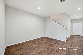 21349 Pne Ml Dr in Roman Forest, TX - Building Photo - Building Photo