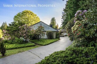 Pet-Friendly 2-Bedroom Basement Suite in L in West Vancouver, BC - Building Photo - Building Photo