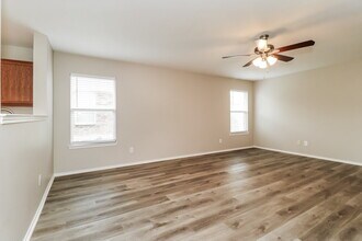 817 Cathy Dr in Burleson, TX - Building Photo - Building Photo