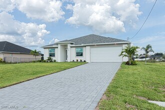420 NW 18th Pl in Cape Coral, FL - Building Photo - Building Photo