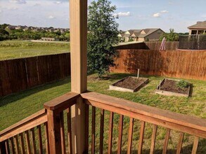 2960 Nicholas Cove in New Braunfels, TX - Foto de edificio - Building Photo