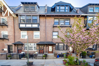 249 Brooklyn Ave in Brooklyn, NY - Foto de edificio - Building Photo