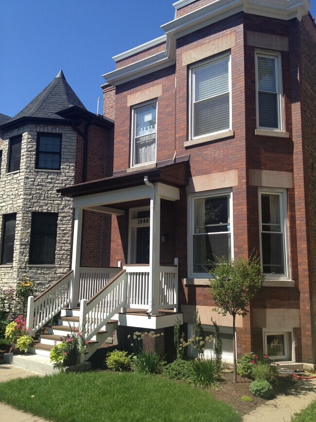 1646 W Olive Ave, Unit 1 in Chicago, IL - Building Photo - Building Photo