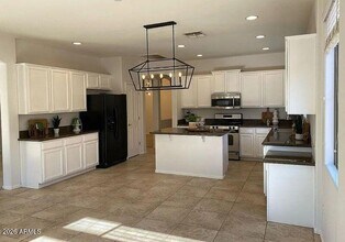 6857 S Birdie Way in Gilbert, AZ - Building Photo - Building Photo