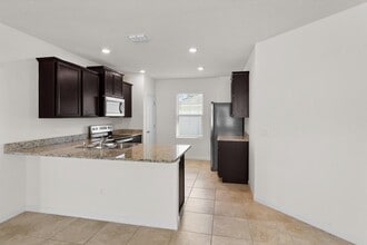 11160 SW Hadley St in Port St. Lucie, FL - Building Photo - Building Photo