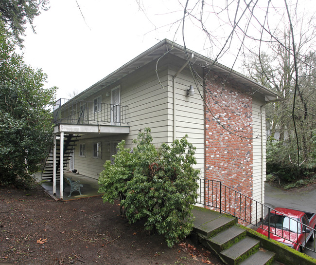 Burlingame Apartments in Portland, OR - Building Photo - Building Photo