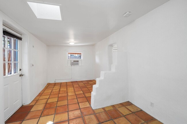 property at 1624 Paseo De Peralta