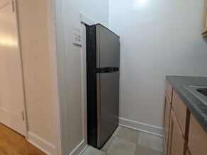 537 W Arlington Pl, Unit 536-304 in Chicago, IL - Foto de edificio - Building Photo