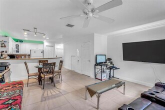 1534 NW 45th St in Pompano Beach, FL - Building Photo - Building Photo